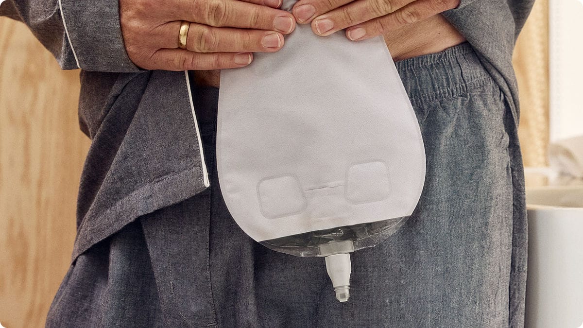 Einfache Anwendung für ein hygienisches Entleeren des Urostomiebeutels.**