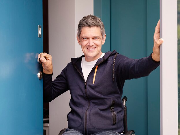 “Ich fühle mich sicherer, wenn ich Luja benutze, weil ich weiß, dass meine Blase leer ist, wenn kein Urin mehr herauskommt, und ich mir keine Sorgen mehr darüber machen muss.”